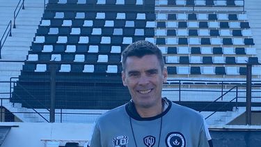 Gabriel Torres se puso al frente de los entrenamientos de Real Pilar esta mañana.&nbsp;