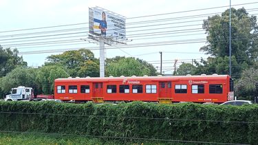 Tren Belgrano Norte. Lo que le faltaba al Rojito... ir por autopista! Juan Pablo Montenegro.
