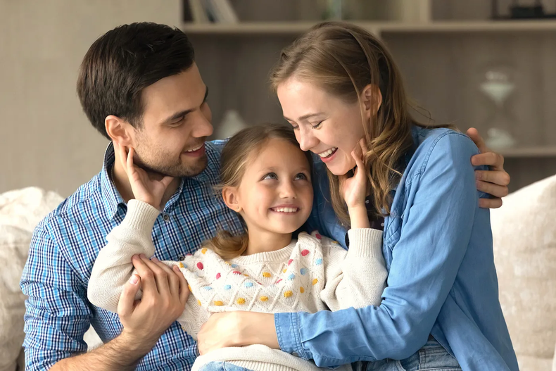 Según un informe de FundPlata, el costo de crianza en Argentina superó los $586.000 en diciembre y el cuidado concentró el 68% del gasto total de las familias.