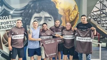 SIGUE. Metalúrgico confirmó por un año más a Lacho Benítez como DT. SIGUE. Metalúrgico confirmó por un año más a Lacho Benítez como DT.