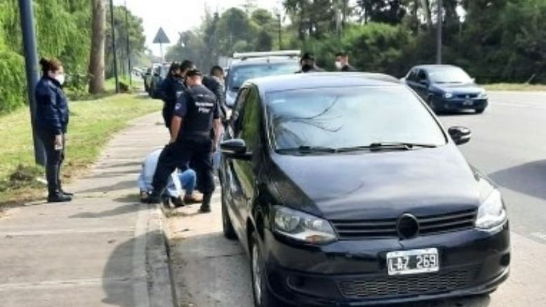Los tres sujetos fueron detenidos esta mañana en las inmediaciones del cruce de Ruta 8 y Ruta 26. .