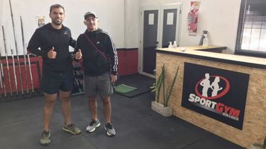 Latorre junto a Agustín Fernández, el profe en Sport Gym..