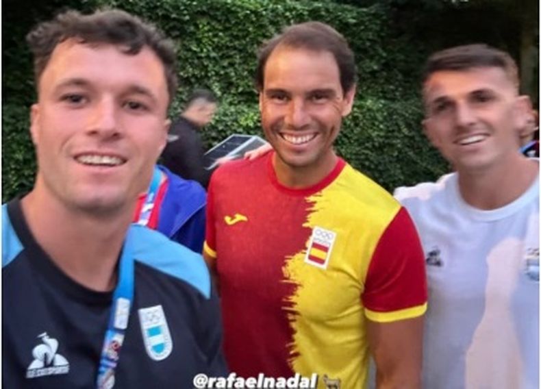 tobías Wade y una leyenda como Rafa Nadal que no dejó pasar para tomarse una foto.