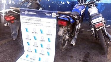 Las motos incautadas, que habían sido robadas a repartidores de Pedidos Ya. Foto @juancaimpacto.