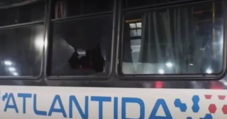 Una de las unidades del 57 que fueron atacadas en General Rodríguez.