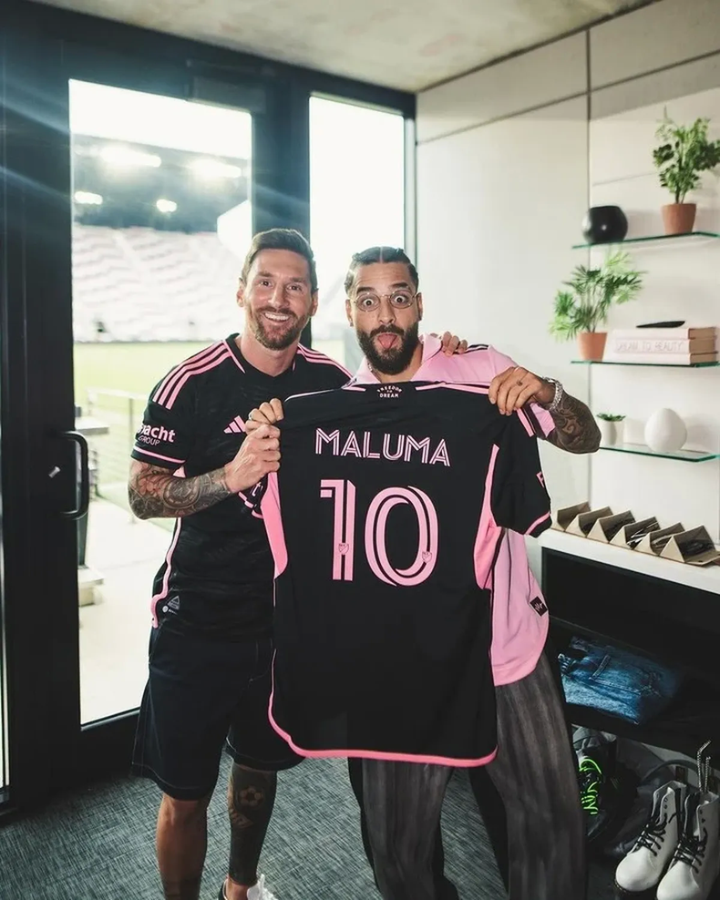 Lionel Messi le entregó una camiseta de Inter Miami a Maluma. (@Maluma).webp