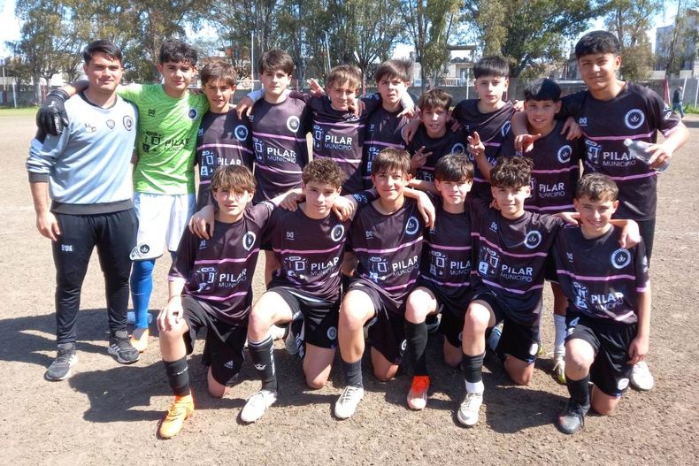 La 2011 de Real Pilar, dirigida por Joaqu&iacute;n G&oacute;mez, es protagonista en el torneo de AFA.