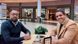 CAFÉ DE POR MEDIO. Juan Martín Tito con Luciano Olivera, en el TOM. CAFÉ DE POR MEDIO. Juan Martín Tito con Luciano Olivera, en el TOM.