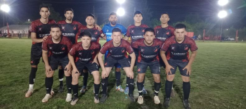 EQUIPO. Villa Rosa pisó fuerte como local y se puso a tiro del Reducido.