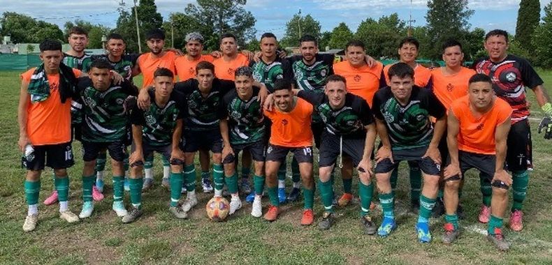 EQUIPO. La formación de Unión Ferroviaria que el sábado jugó en Zelaya.