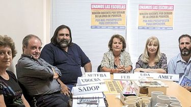 RECLAMO. El Frente de Unidad Docente volvió a pedir que se apuren las paritarias..