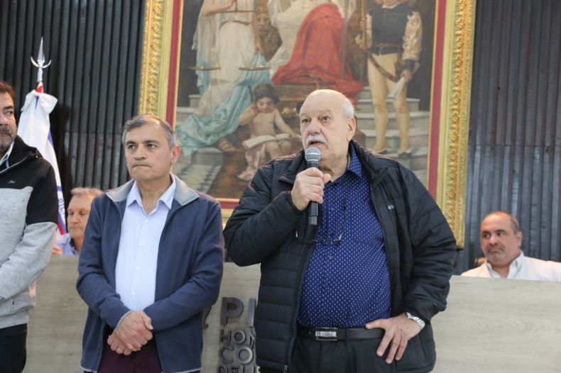 OFICIAL. Daniel Castro y Aldo Beliera durante la sesión del Concejo Deliberante.&nbsp;