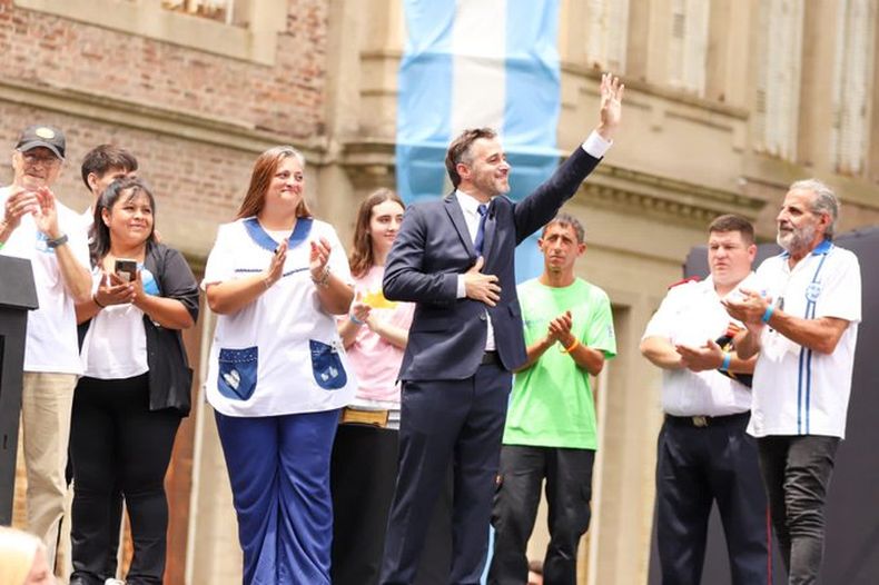 ACOMNPAÑADO. Achával llegó a la asunción junto a representantes de distintos sectores. &nbsp;