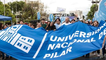 DEBUT. Achával destacó que por primera vez desfiló la Universidad de Pilar.