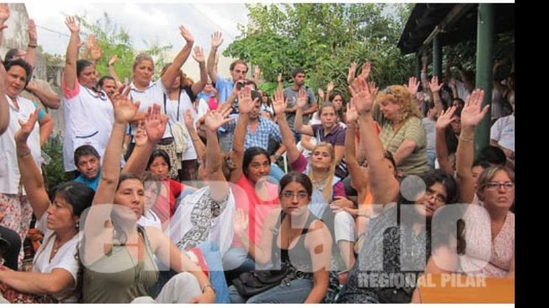 Aceptada. La asamblea de Suteba Pilar votó ayer por el sí a la oferta. Tras 17 días de paro, volverán las clases..