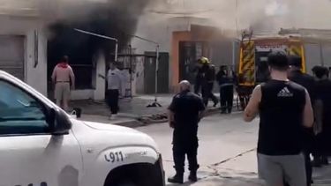 Principio de incendio en Villa Astolfi. Ya trabajan bomberos. &nbsp;