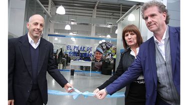 DÉJÀ VU. Como en diciembre Ducoté, Bullrich y Milman inauguraron el COM..