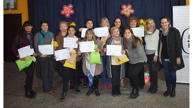 DIPLOMA. Tras la graduación, lanzarán los nuevos cursos..
