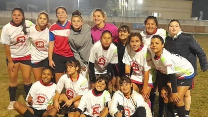 PASARON DE RONDA. Las chicas de Gauchitos clasificaron al Regional Sub 16..