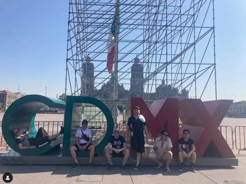Chamacos de Villa Rosa. Este sábado, Aliento de Perro dio su tercer y último recital en México, culminando así su primer viaje al país azteca. Con 21 años de trayectoria, los punks villarosenses se preparan para su próxima parada internacional: Chile, en el mes de julio.