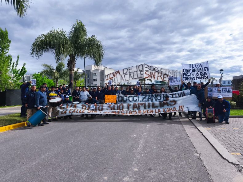 CASA POR CASA Los trabajadores de ILVA frente a Lagoon Pilar Apuntaron a Alejandro Renghini