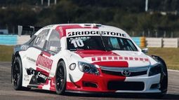 El Toyota de Azar en acción..