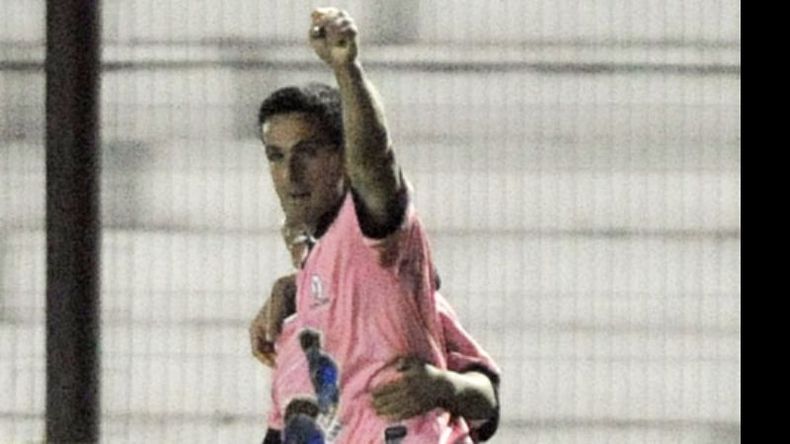 Bianchi hizo doblete y Fénix se trajo un buen punto..