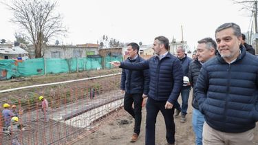 Achával y Nardini recorrieron la obra del entubamiento del canal Agustoni
