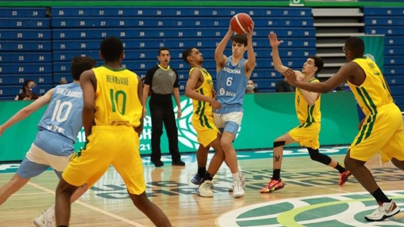 Lucas Giovannetti es el conductor de la Selección Argentina (Foto: FIBA)..
