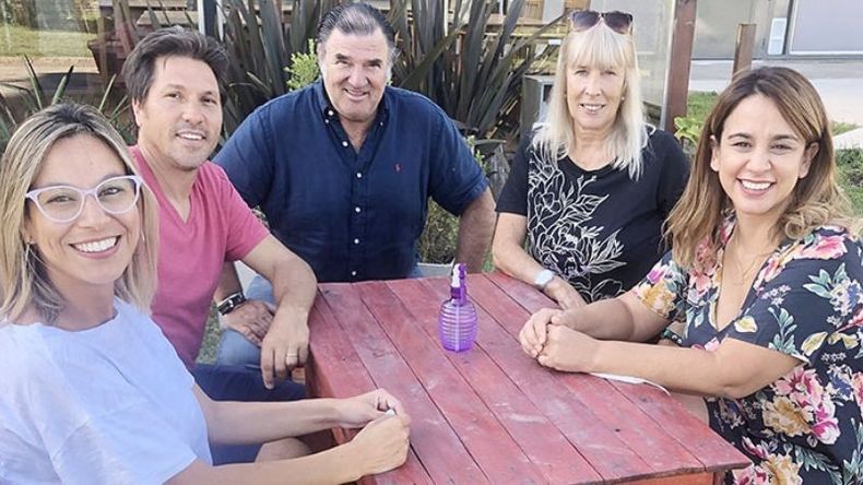 DIÁLOGO. Ranieli con Cáceres y los radicales Zakhem, Ros y Lagreca..
