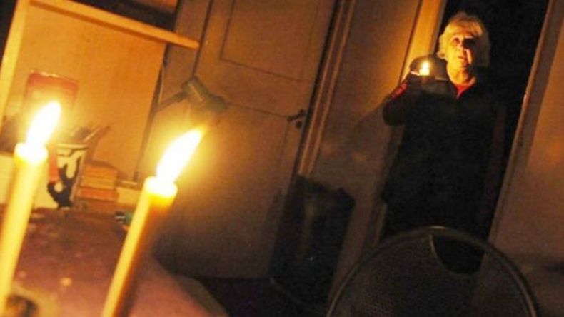 PROTESTA. Contra las tarifas y el corte de los servicios a jubilados..