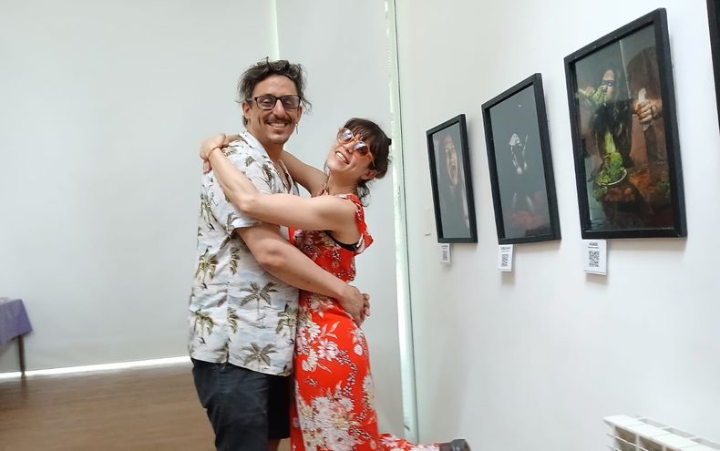 Franco Cicchini y Florencia López, fotógrafo y protagonista de las imágenes.