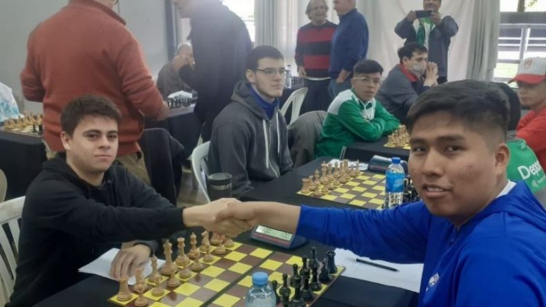 SALUDO. Cristian Zárate, Ajedrez. .