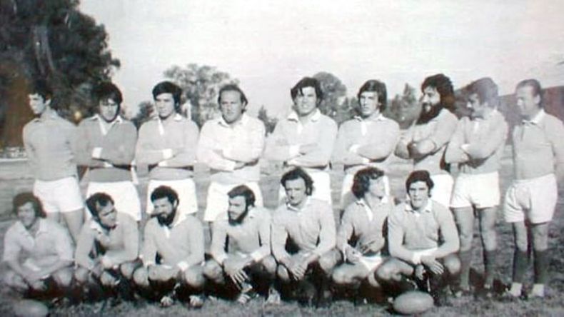 PIONEROS. El primer equipo de San Patricio en Pilar, año 1974..