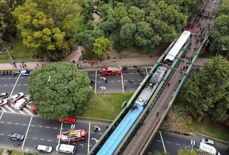 El choque del tren San Martín se produjo en cercanías de la estación Palermo.