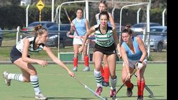 Guadalupe Blanco Lara controla en el avance de la Intermedia de Sanpa A..