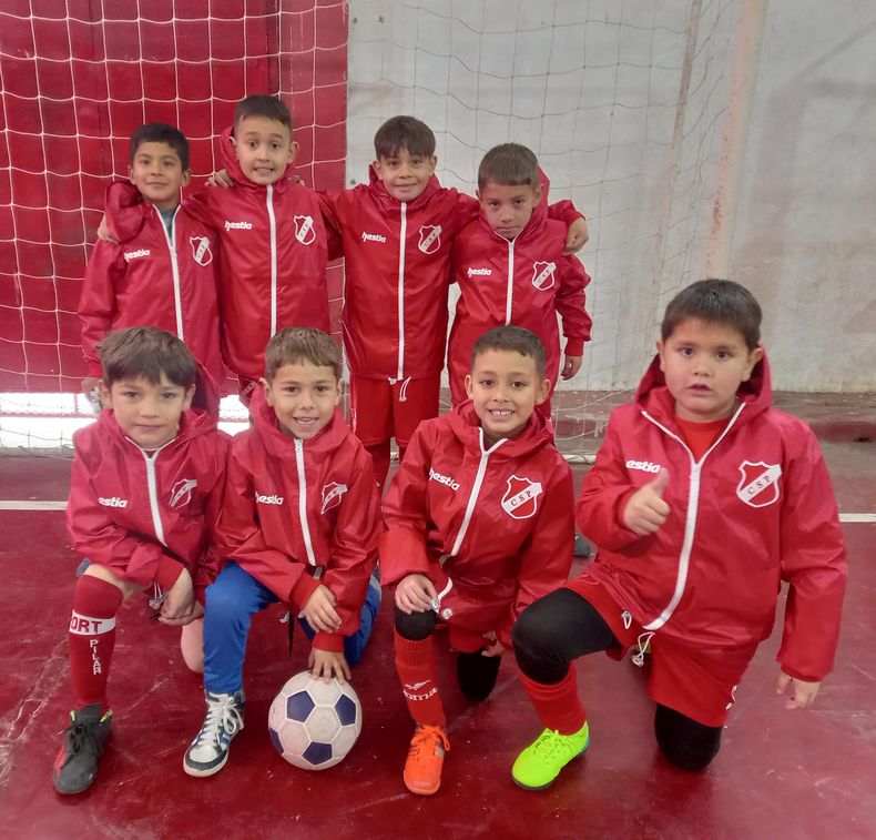 TRIUNFAZO. Los chicos de la 2016 de Sportivo que se impusieron por 4-3 ante Sociedad Italiana.