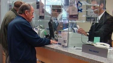 Desde la semana pasada, la disposición rige también para jubilados. .