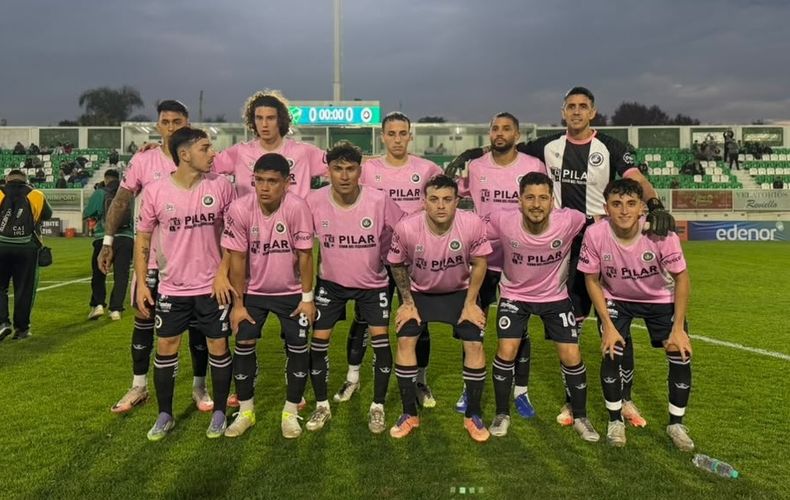 EQUIPO. La formación de Real Pilar que perdió en la noche de Ituzaingó.