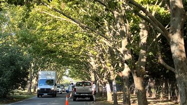 vecinos arreglan camino acceso a estancias del pilar