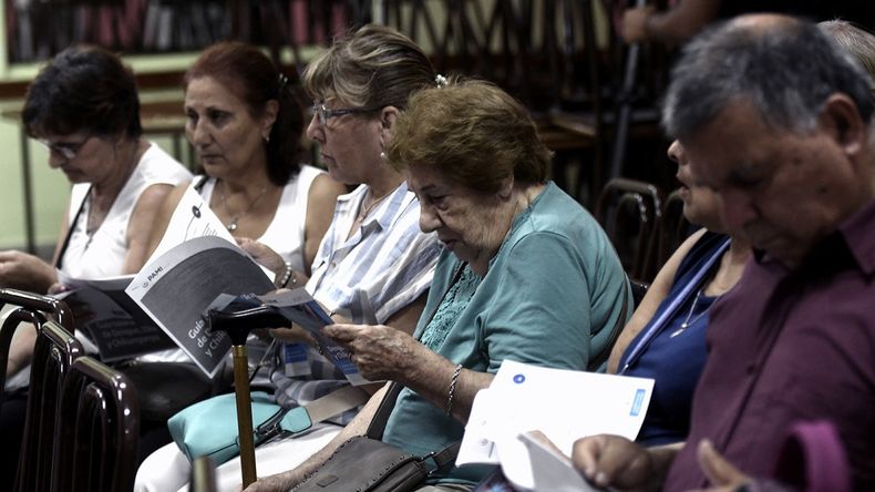 EN ESPERA. Por el momento, los jubilados siguen perdiendo poder de compra. &nbsp;