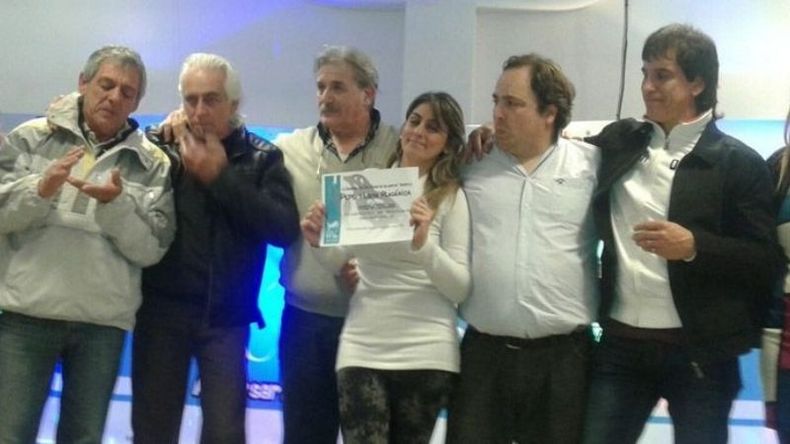 IMPULSORES. La comisión de Del Viso, en un homenaje, en 2016..