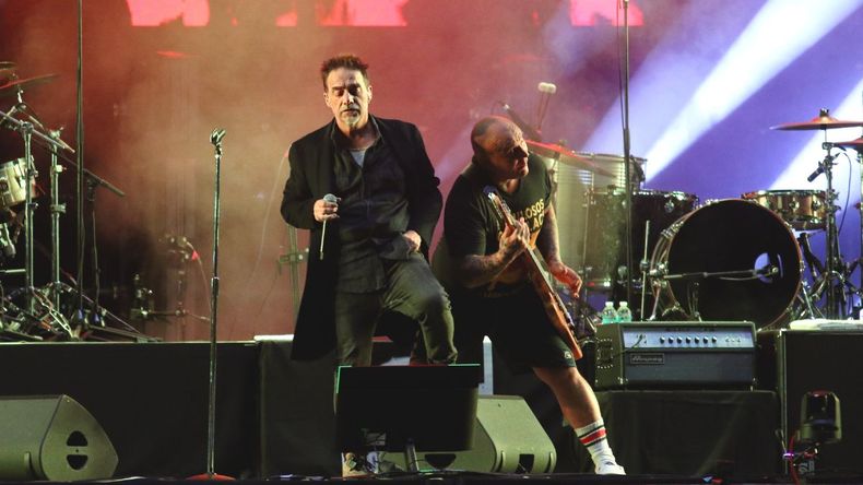 Los Fabulosos Cadillacs en el escenario de la Ciudad de Mexico Foto. Rock&Pop..jpg