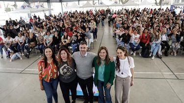 ENTREGA. Federico Achával encabezó en acto junto a Estela Díaz.