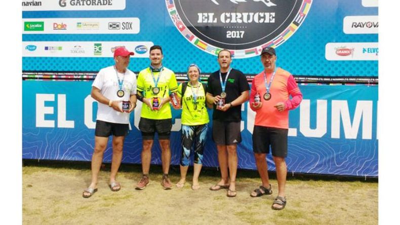 MEDALLAS. Parte del grupo del Caldaras Team que completó la travesía..