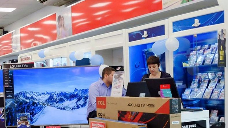 DE CARA AL MUDIAL. Las ofertas están destinadas a titulares de tarjetas del Banco Nación..