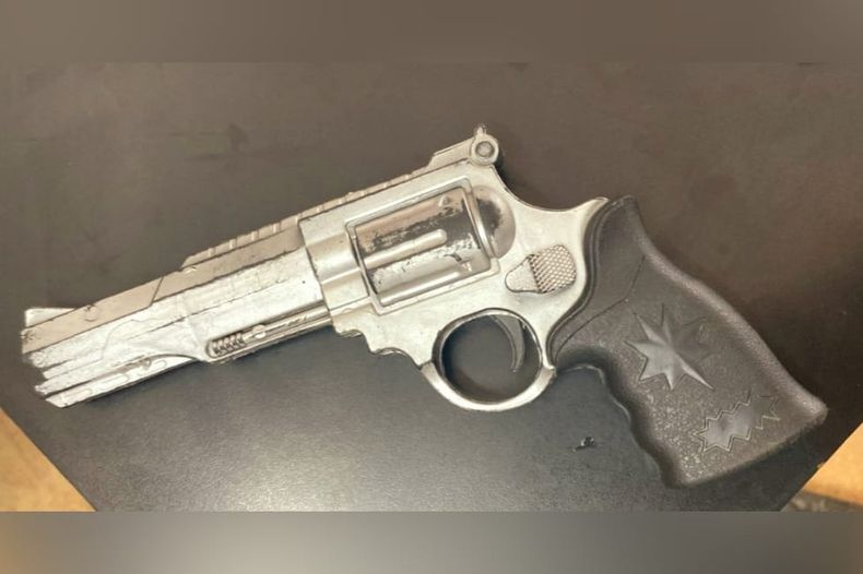 A uno de los roba cables detenidos se le incautó un arma de juguete.&nbsp;
