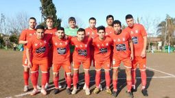 EQUIPO. El once inicial de Atlético que jugó en José C. Paz..