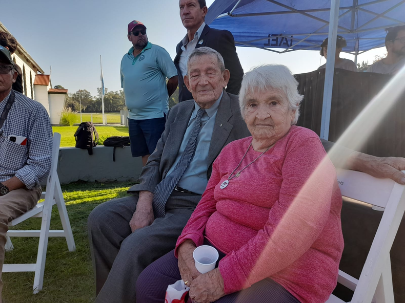 HÉROES. Paulina Cardoso y su marido, Víctor Sosa, los padres de Francisco Sosa, uno de los 323 caídos en el Belgrano.