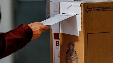 Las elecciones legislativas son obligatorias y por eso existen sanciones monetarias para quienes no ejerzan el voto. Sin embargo hay exenciones especiales.